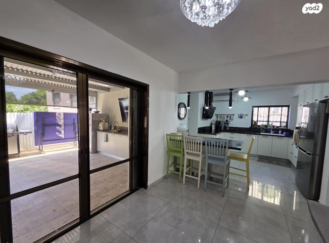 דו משפחתי, עצמון, שגיא, כרמיאל