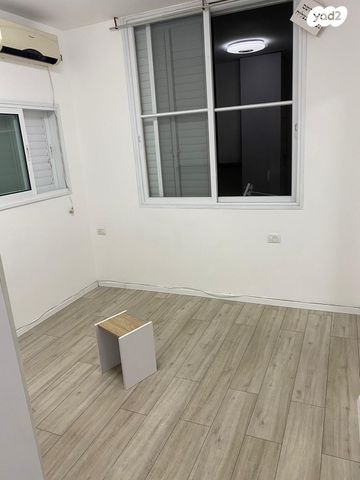 גג/ פנטהאוז, תרצ"ו, נאות רחל, חולון