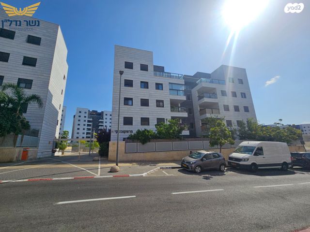 גרטרוד עליון 24