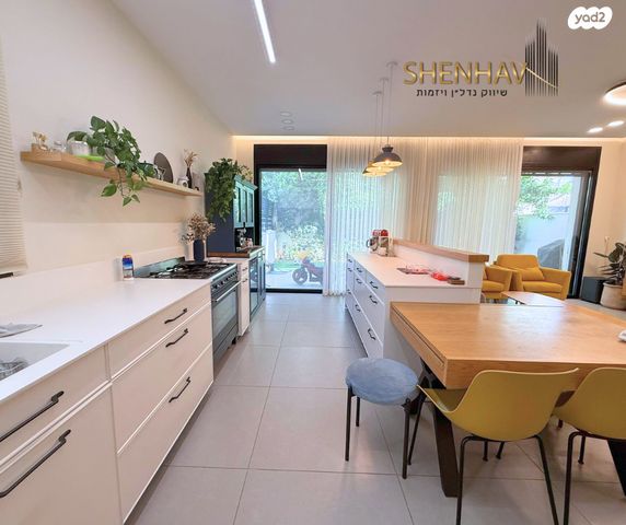 דירת גן, תל מונד