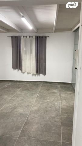 גג/ פנטהאוז, תרצ"ו, נאות רחל, חולון