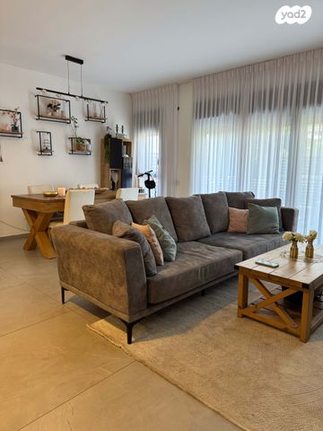 דירת גן, אהבת אדם, שרונה, כפר יונה