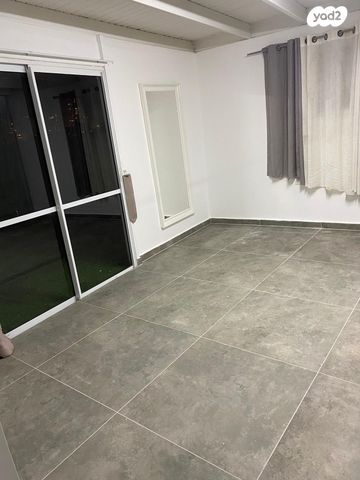 גג/ פנטהאוז, תרצ"ו, נאות רחל, חולון