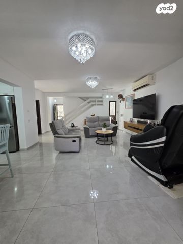 דו משפחתי, עצמון, שגיא, כרמיאל