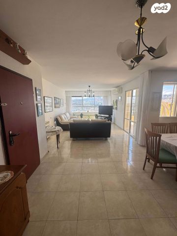 גג/ פנטהאוז, ליאון בלום 36, חיפה