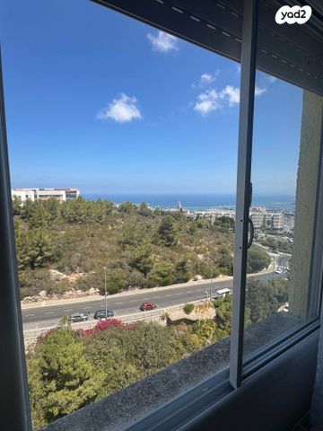 גג/ פנטהאוז, ליאון בלום 36, חיפה