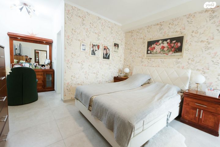 דירה, החרוב, טירת כרמל