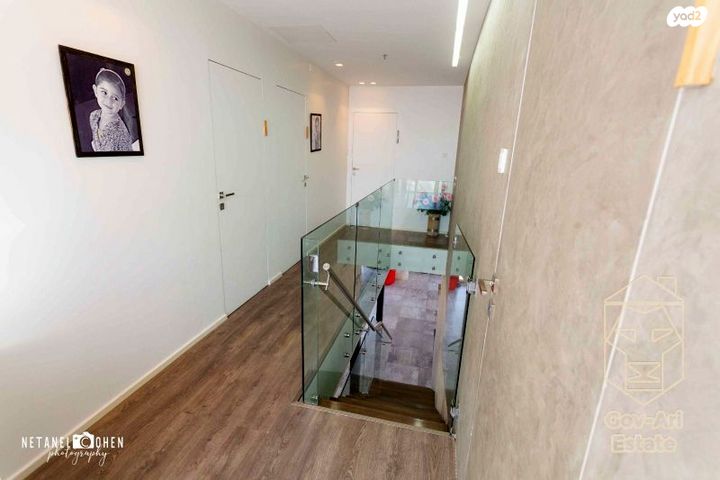 גג/ פנטהאוז, אברהם פררה, הולילנד, ירושלים