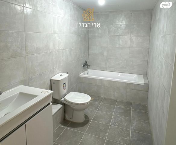 דירה, מפרש, משולש עין כרמל, עתלית