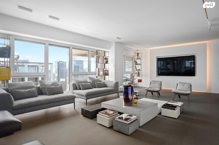 ניסים אלוני 17