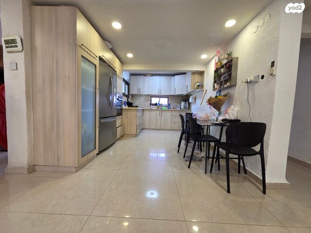 דו משפחתי, דוד אלעזר, שיכון ג, טבריה