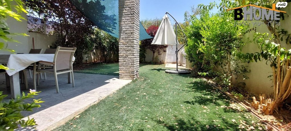 דו משפחתי, רמת אמיר, קדימה צורן