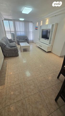 דירה, מאיר בר אילן 14, המרכז האזרחי, רמלה