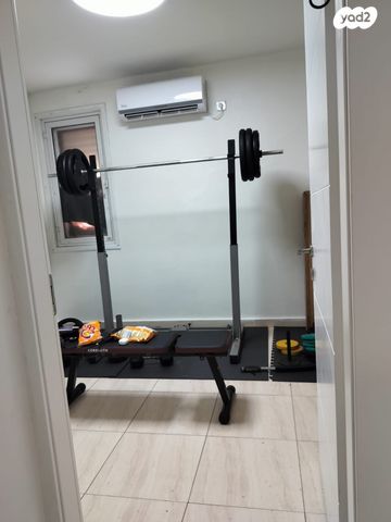 דירה, גייסות השריון, אלי כהן, כפר סבא