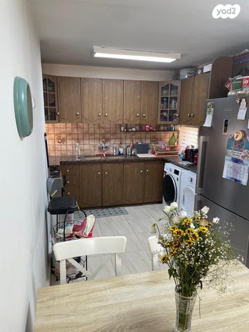 דירה, אלי כהן, כפר סבא