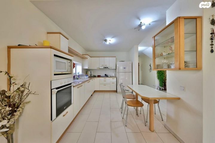 דו משפחתי, לח"י 15, הפרפר, קרית ביאליק