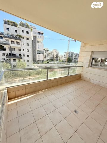 דירה, נווה גן, רמת השרון