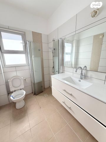 דירה, נווה גן, רמת השרון