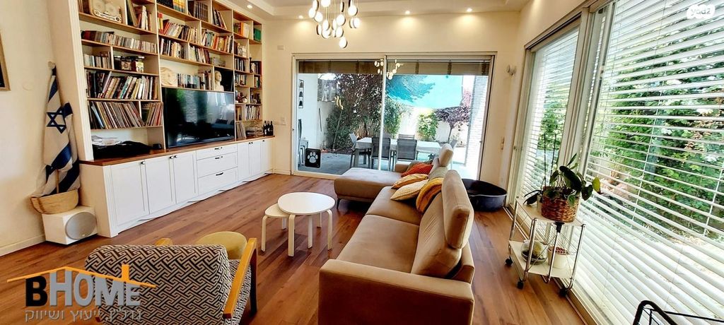 דו משפחתי, רמת אמיר, קדימה צורן