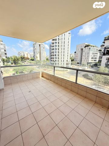 דירה, רמת השרון