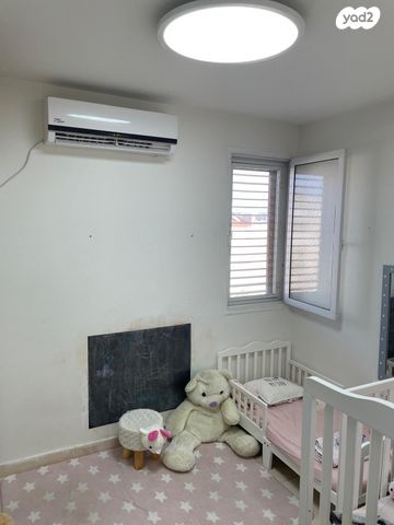 דירה, גייסות השריון, אלי כהן, כפר סבא