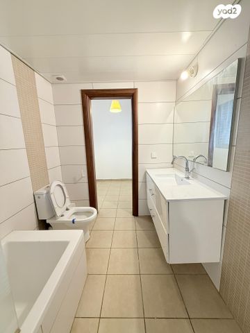 דירה, נווה גן, רמת השרון