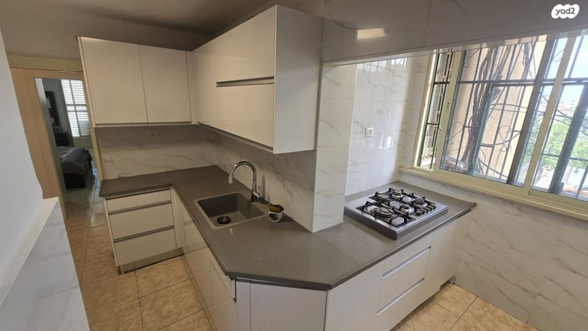 דירה, מאיר בר אילן 14, המרכז האזרחי, רמלה