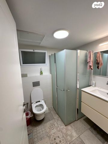 דירה, מאיר נקר 12, ארמון הנציב, תלפיות מזרח, ירושלים