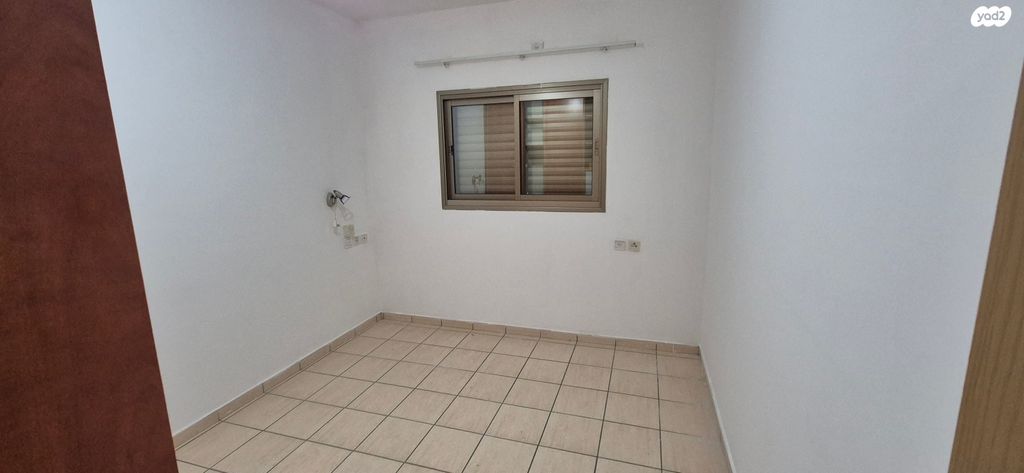 דירה, בר אילן, רעננה