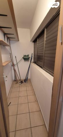 דירה, בר אילן, רעננה