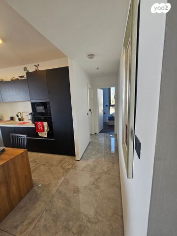 דירה, אריק איינשטיין, הרצליה ב', הרצליה