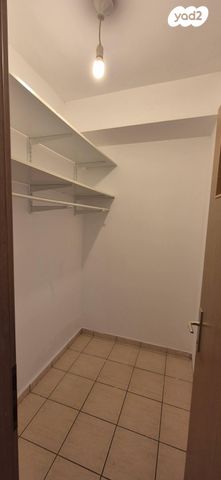 דירה, בר אילן, רעננה