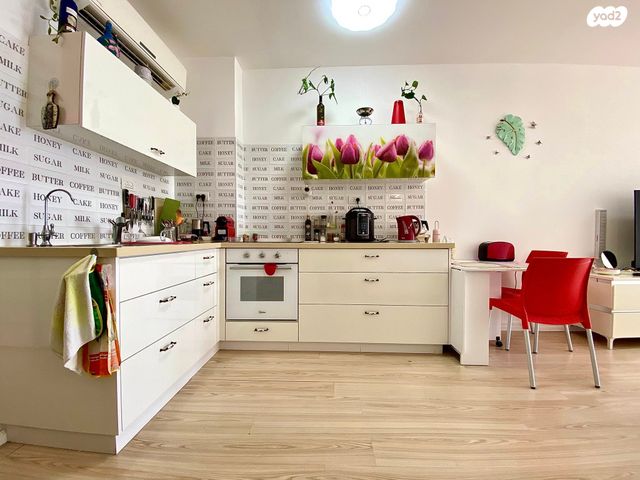 דירה, שדרות מנחם בגין 2, גבעת אולגה, חדרה