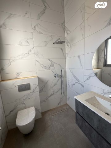 גג/ פנטהאוז, אופקים