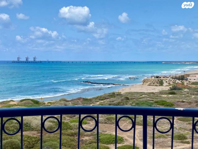 שדרות מנחם בגין 2