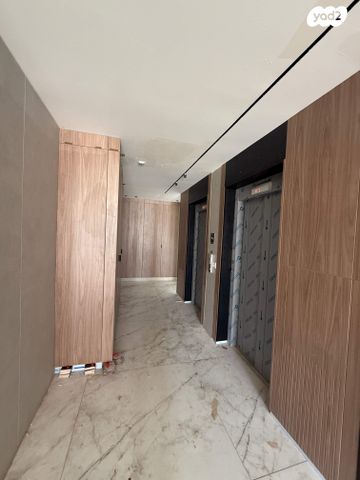 גג/ פנטהאוז, אופקים