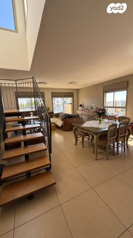 דופלקס, האחים טרבס, ד' / מערב מרכז העיר, רחובות