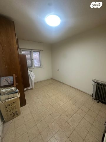 דירה, שדרות ירושלים, חב"ד, קרית מלאכי