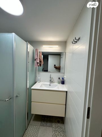 דירה, מאיר נקר 12, ארמון הנציב, תלפיות מזרח, ירושלים