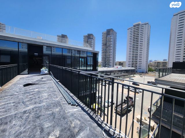 משרדים, שושנה דמארי, משכנות האומנים, קרית מוצקין