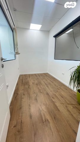 משרדים, יהוד מונוסון