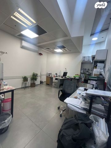 חנויות/ שטח מסחרי, שדרות ההסתדרות 46, צומת הקריות, חוף שמן, חיפה