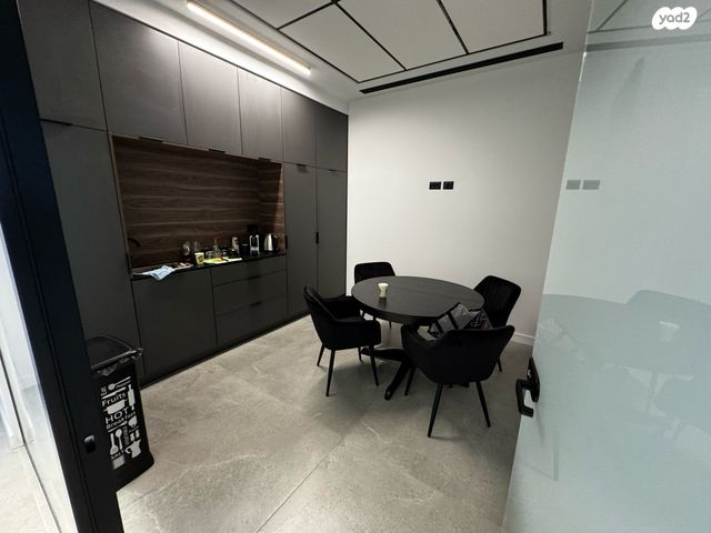 משרדים, פאול גרונינגר 4, ראשון לציון