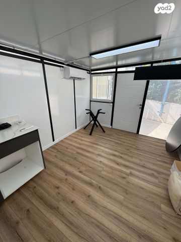 שדרות ירושלים 23