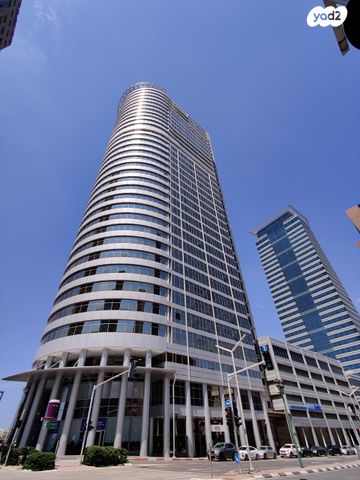 חנויות/ שטח מסחרי, דרך מנחם בגין 7, בורסה, רמת גן