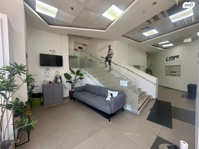 חנויות/ שטח מסחרי, שדרות ההסתדרות 46, צומת הקריות, חוף שמן, חיפה