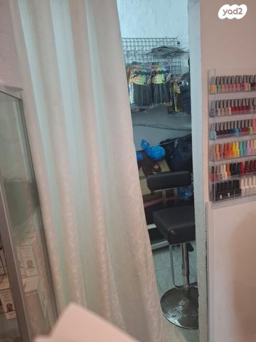 חנויות/ שטח מסחרי, שדרות העצמאות, בת ים