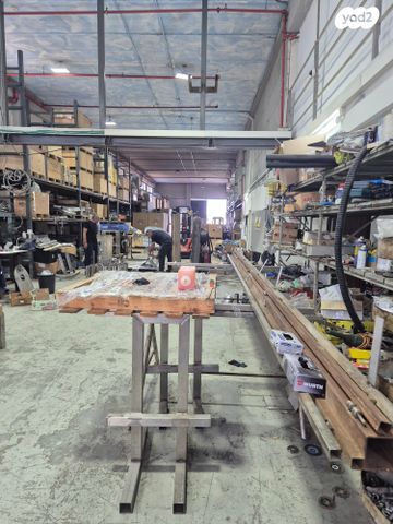 מחסנים, פארק תעשיות עמק חפר