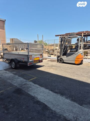 מחסנים, פארק תעשיות עמק חפר