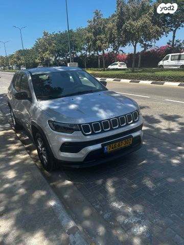 מודעת רכב ג'יפ קומפאס